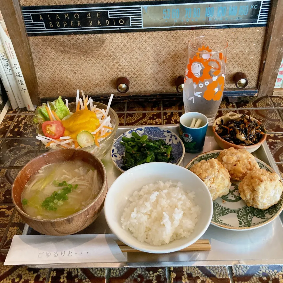 Snapdishの料理写真:鶏ひき肉と豆腐の竜田揚げ定食|ちゃみこさん