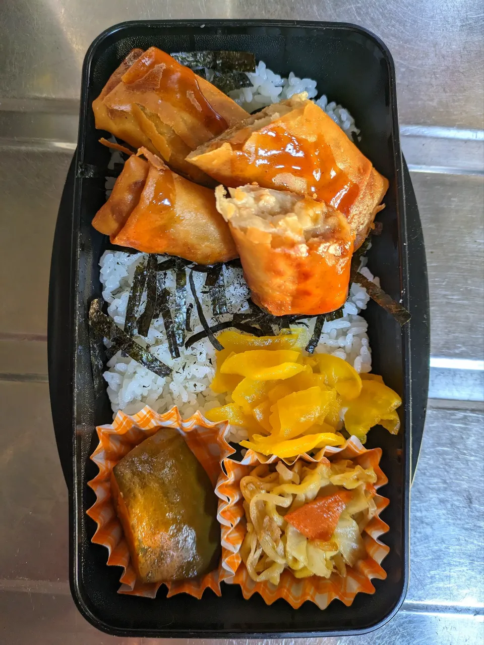 旦那弁当　2024/1/29

春巻き
かぼちゃの煮物
焼きそば|ユキヨメ♪さん