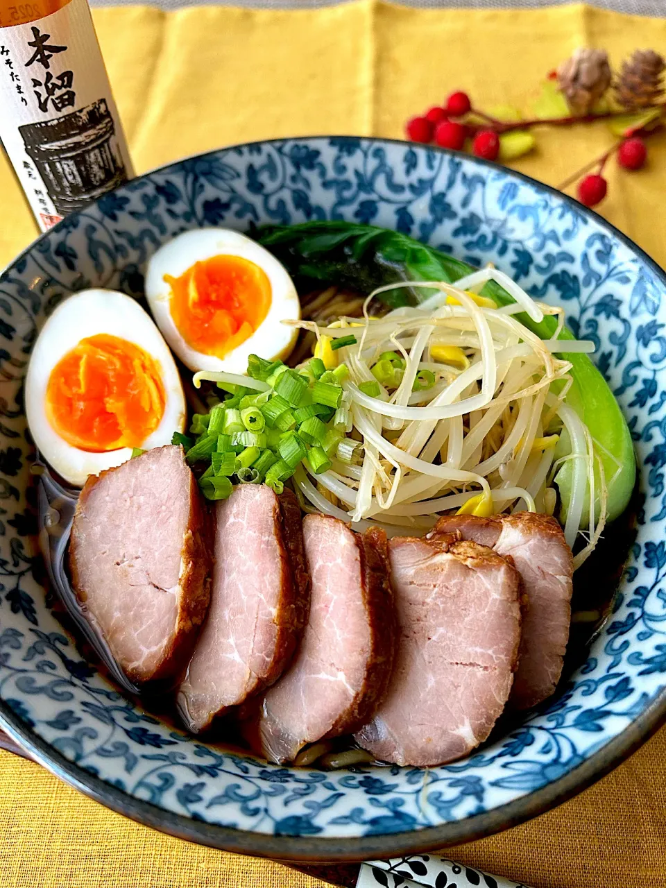 【食卓を紡ぐおたより便】みそたまり de 焼豚醤油ラーメン🍜|まなまな♡さん