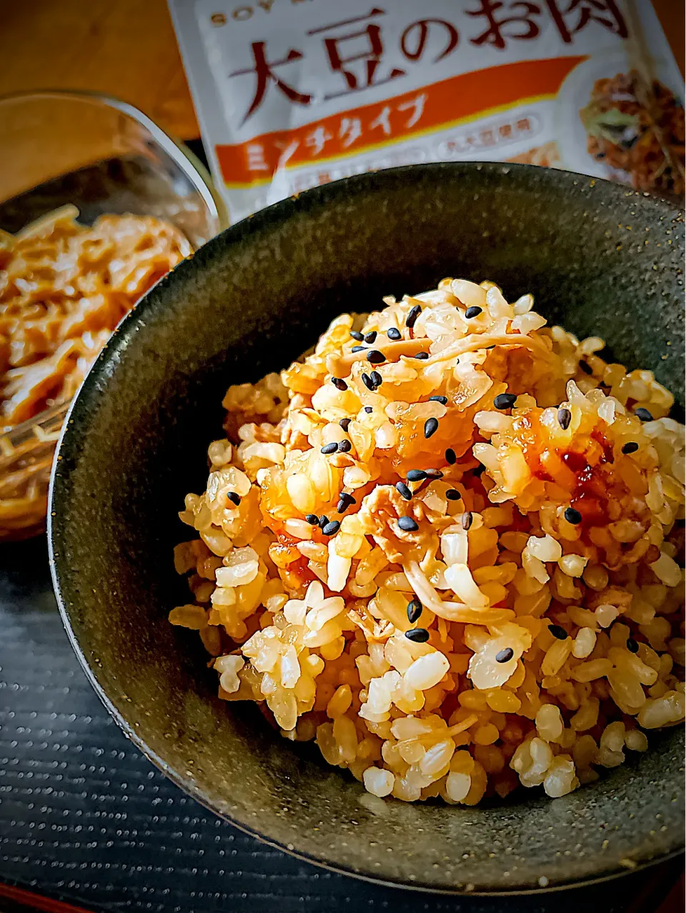 からあげビールさんのピリ辛醤なめたけで❣️なめたけと大豆のお肉そぼろの炊き込みご飯🍚|にゃんぺこさん