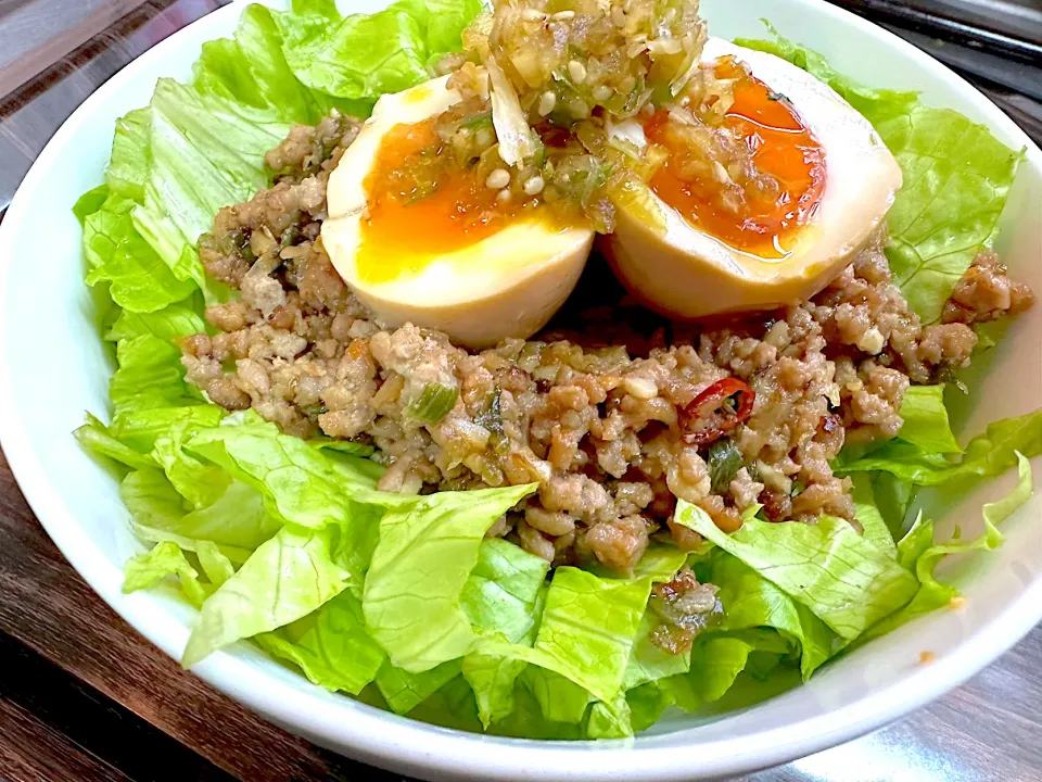 麻薬たまごのっけ肉味噌丼|Coccoさん