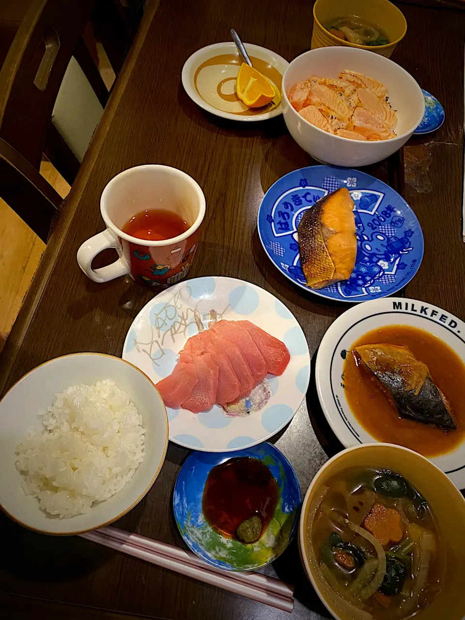 ぶりの照り焼き　焼き鮭　炙りサーモン丼　鮪のお刺身　けんちん汁　ほうじ茶|ch＊K*∀o(^^*)♪さん