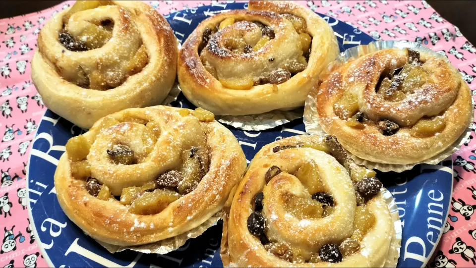 🍎シナモン香る林檎と薩摩芋とレーズンのパン🍠🍇|みよぱさん