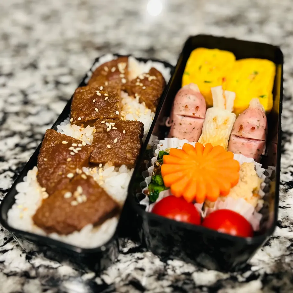 Snapdishの料理写真:イシイのハンバーグ弁当|アッコちゃん✨さん