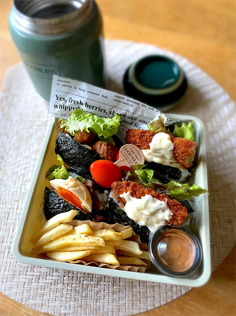 おにぎりバーグ弁当🍙|shakuyaku33443344さん