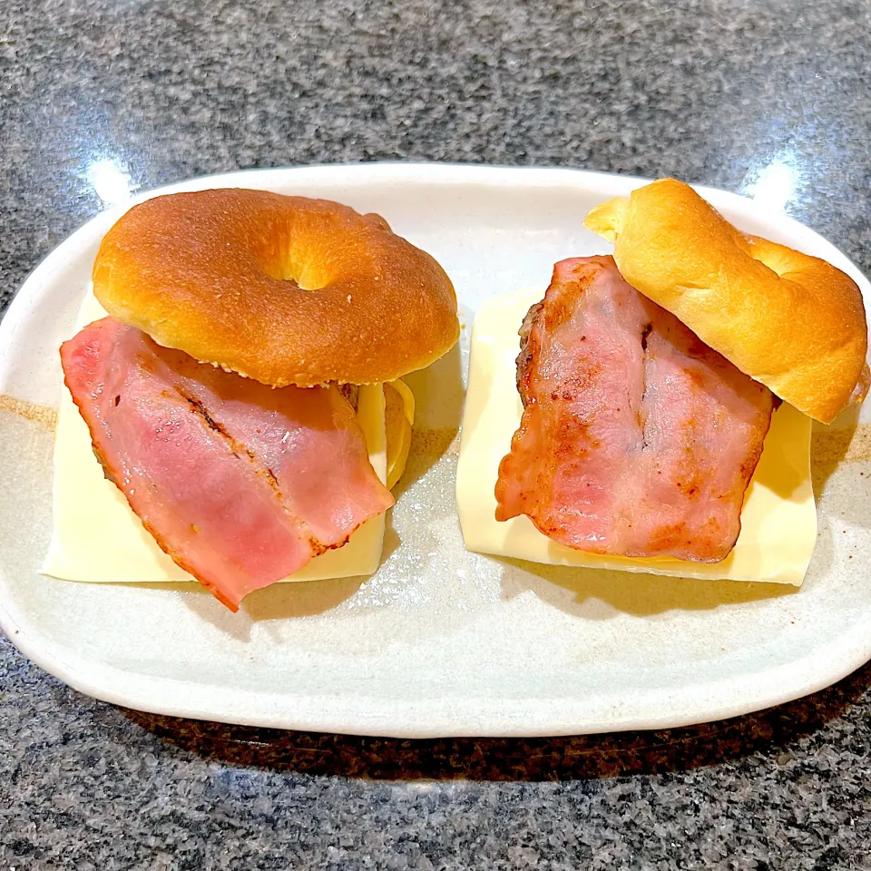 バンズから手作り⁉️お家でハンバーガー🍔|こりなさん