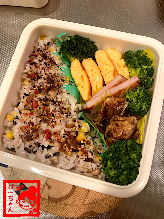 今日から旦那様用⭐︎おかず少なめ弁当。スタート‼︎|☆ぴ〜ちゃん☆さん