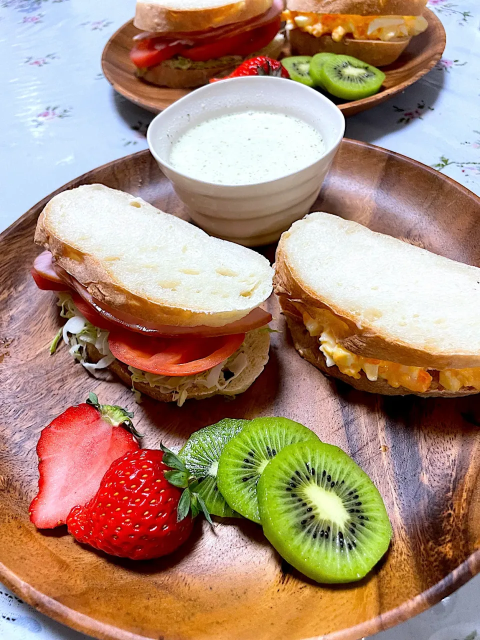 フランスパンのサンドイッチで晩御飯|つるひめさん