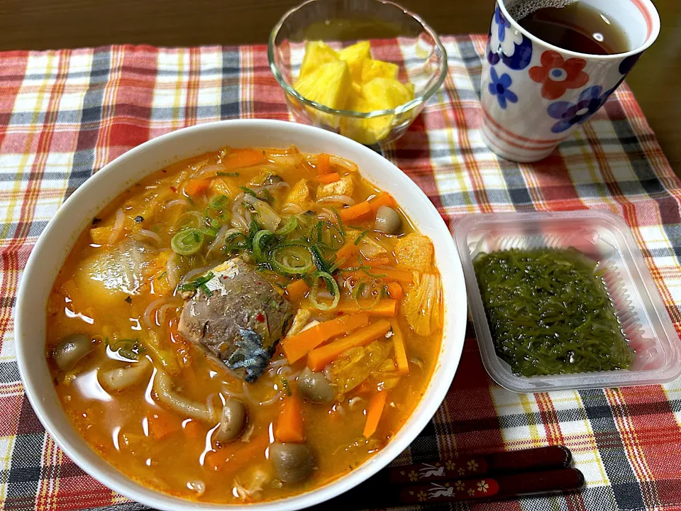 サバと野菜のキムチ味噌スープ|Emiさん