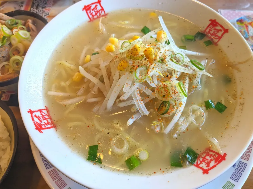 塩ラーメン、もつ煮|nobさん