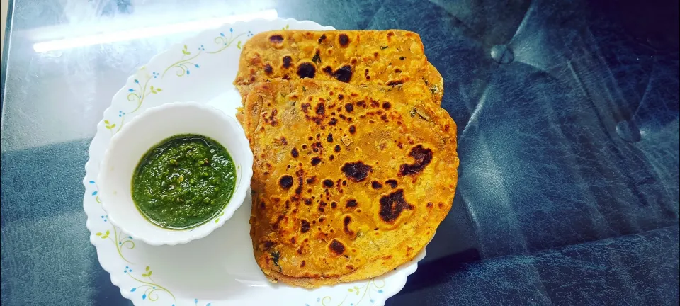 Daal ke paratha with delicious green chutney|urwashi Solankiさん