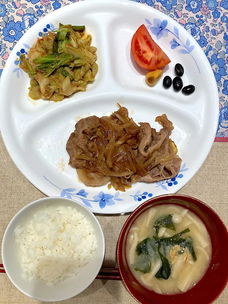 豚の生姜焼きとキャベツの胡麻和え|おしゃべり献立さん