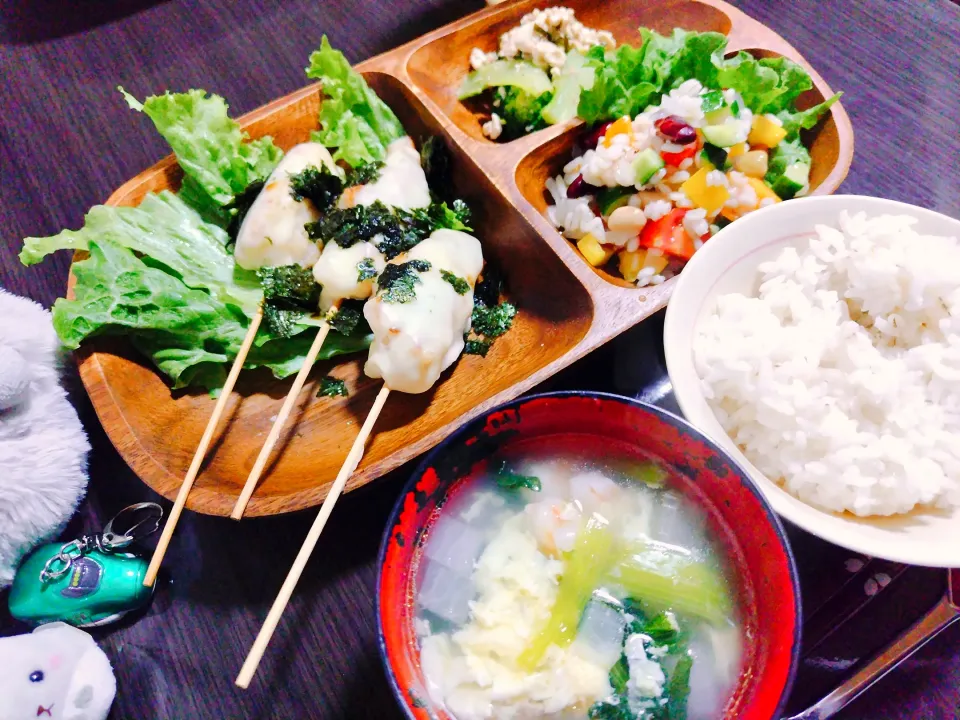 Snapdishの料理写真:押し麦ご飯、大根とエビの中華スープ、鶏ササミの串焼き（海苔チーズ）、押し麦サラダ、ブロッコリーの白和え|サトリさん