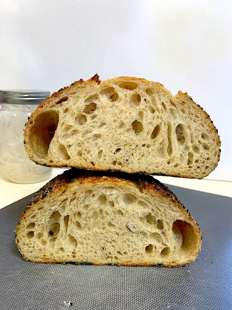 Sesame Open Crumb Sourdough Bread (pic 2)|gonbenさん