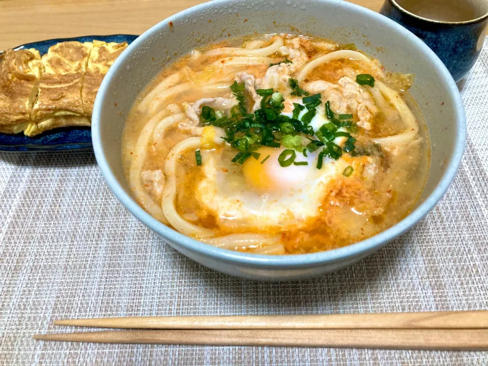 Snapdishの料理写真:キムチ温玉うどん|あいぺこさん