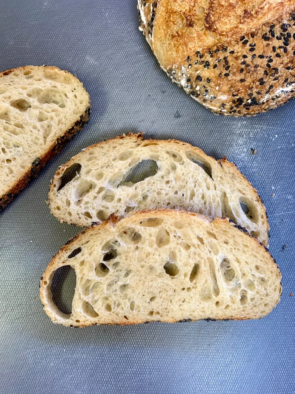 Sesame Open Crumb Sourdough Bread (pic 3)|gonbenさん