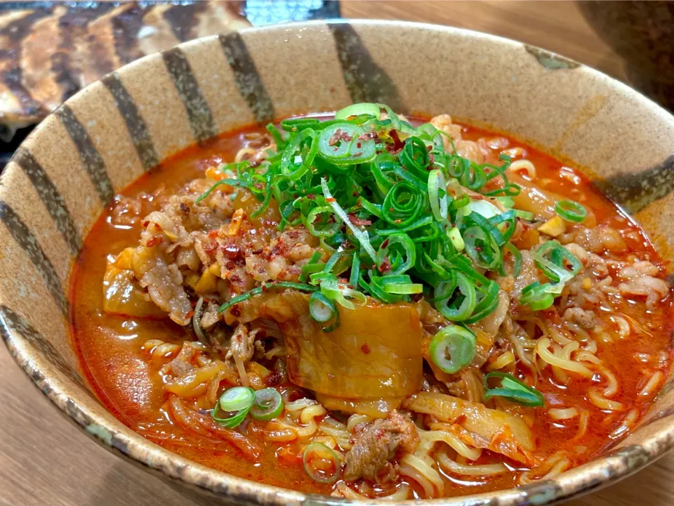 汗が吹き出す激辛ユッケジャンラーメン|ふくすけ食堂さん