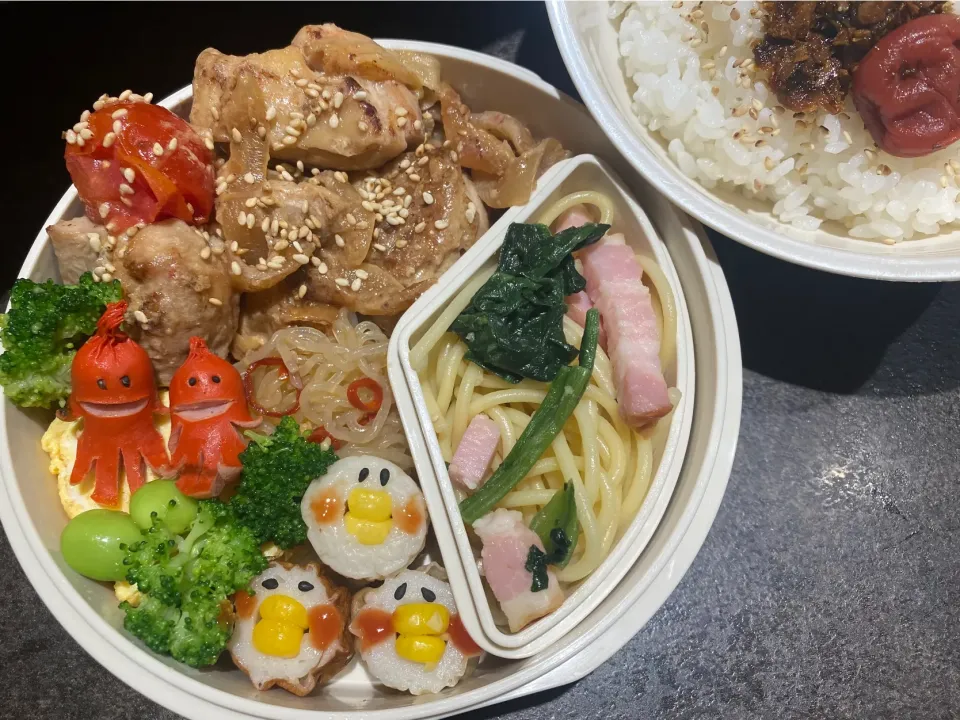 Snapdishの料理写真:鶏肉と玉ねぎの醤油マヨ炒め弁当|Sugarさん