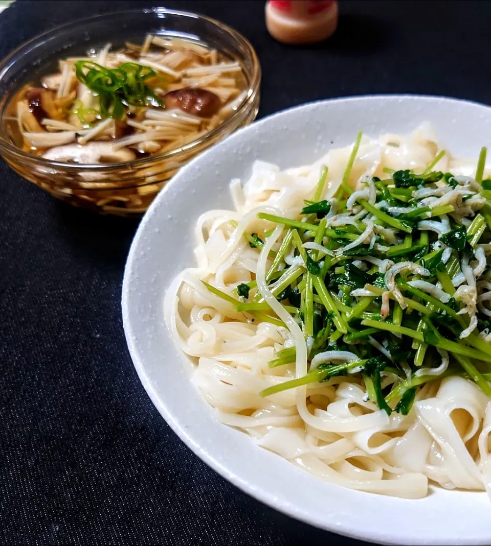 Snapdishの料理写真:しらす豆苗de稲庭うどん
香り高き茸スープ|マギーさん