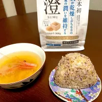 Snapdishの料理写真:しそおにぎりとエビの頭の味噌汁|こずえさん