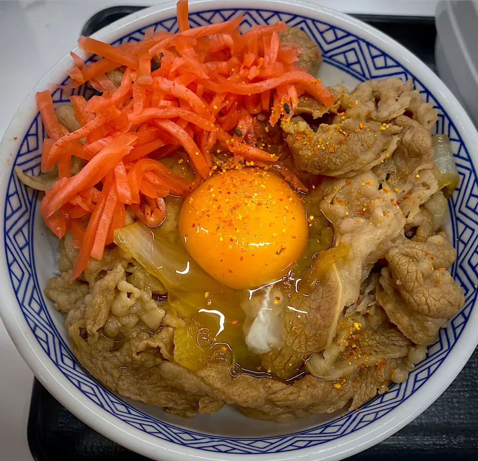 吉野家 牛丼並＋卵|すくらんぶるえっぐさん