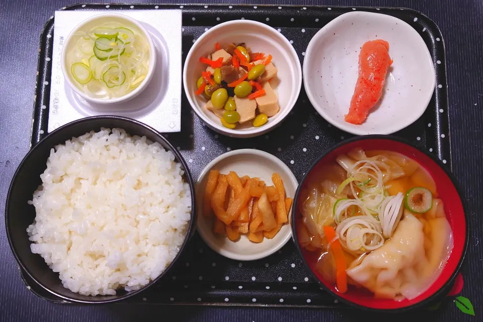 Snapdishの料理写真:今日の朝ごはん（ごはんは新潟県産コシヒカリ（棚田米）、辛子明太子、高野豆腐、納豆、スープ餃子、割干大根漬）|Mars＠釜飯作り研究中さん