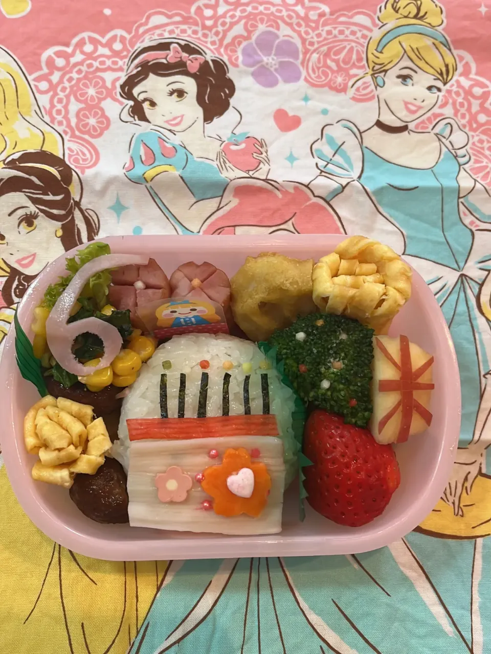 誕生日🎂幼稚園お弁当🍙|リリさん