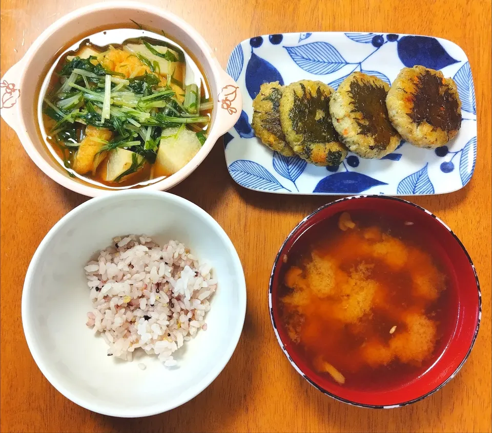 2023 1213　鶏と野菜の大葉焼き　油揚げと長芋のさっと煮　なめことわかめのお味噌汁|いもこ。さん