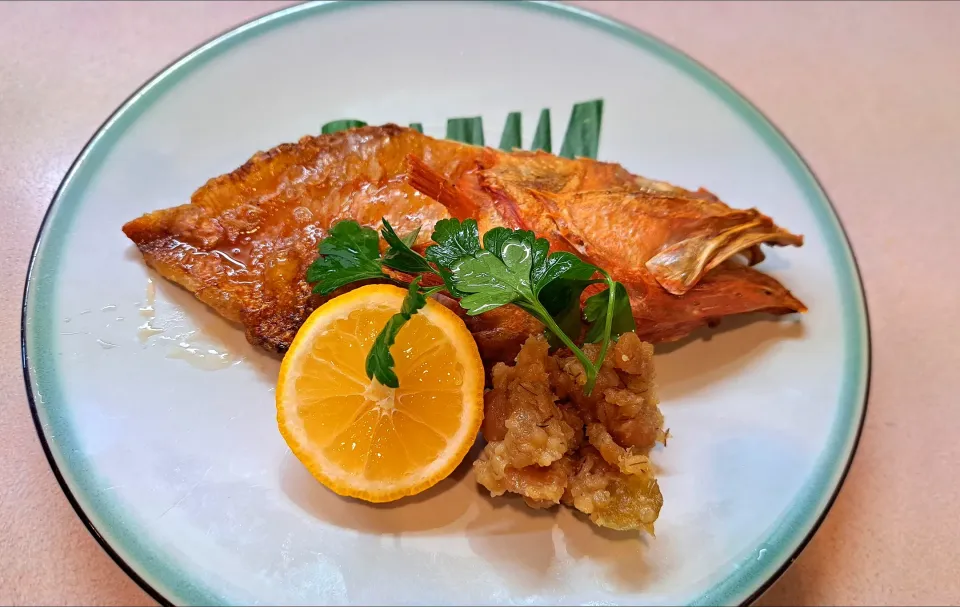 金目鯛焼き～🎶皮の所はカリカリに焼いたら
食感もパリパリって感じで美味しいですよ😃|no-noさん