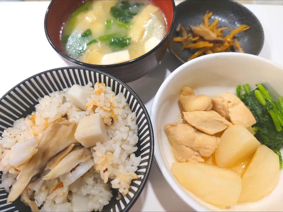 里芋と舞茸の炊き込みご飯|伊藤央さん