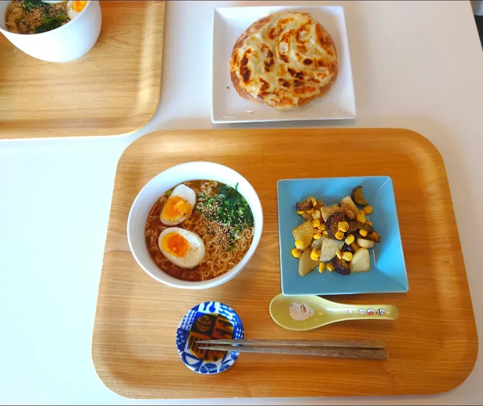 今日の昼食　チャルメラ、大根となすのオイスターソース炒め、冷凍餃子|pinknari🐰🌈さん