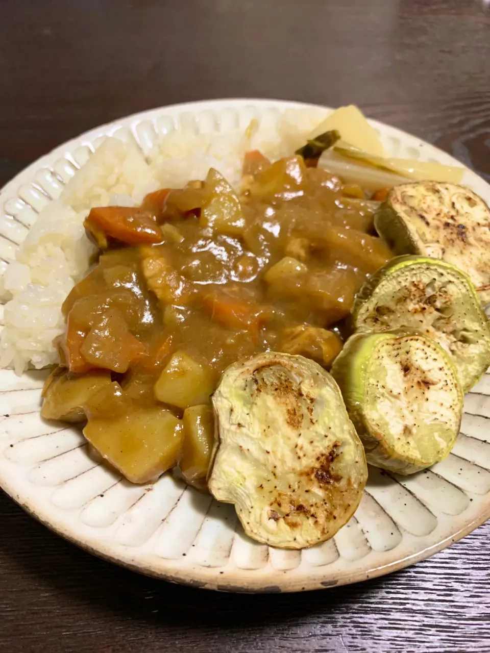 チキンカレー焼きナス添え🍆|かりんとうのヒゲさん