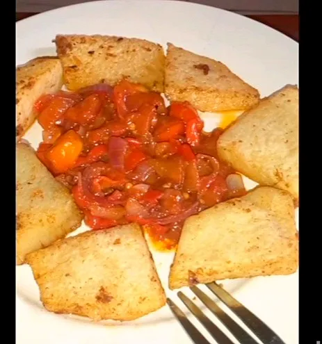 Fried Yam with tomatoes/ Pepper and ketchop sauce|Chioma Anyanwuさん