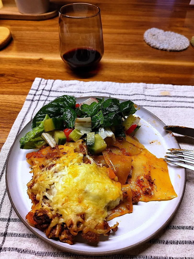 Snapdishの料理写真:Lasagne with salad|Vera Andrianova Forwerkさん