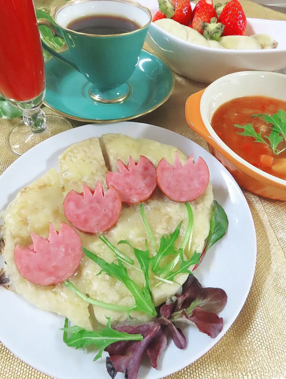 Snapdishの料理写真:花咲くイメージで焼いたナン|アカネ💖さん