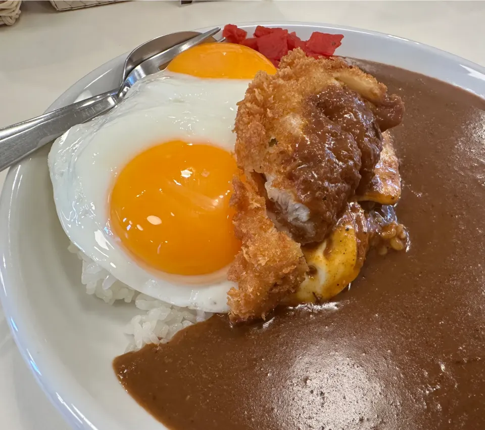 目玉カレー、フィッシュフライトッピング、中辛強🍛🌶️🔥|buhizouさん