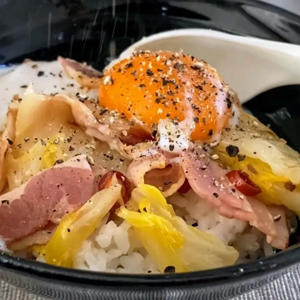 白菜アーリオオーリオ玉子丼|ぶりてりあさん