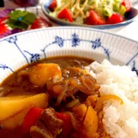 Snapdishの料理写真:パパカレー🍛ママサラダ|Ryokoさん