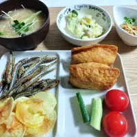 Snapdishの料理写真:ワカサギとついでにポテチの定食
|ひろみわさん