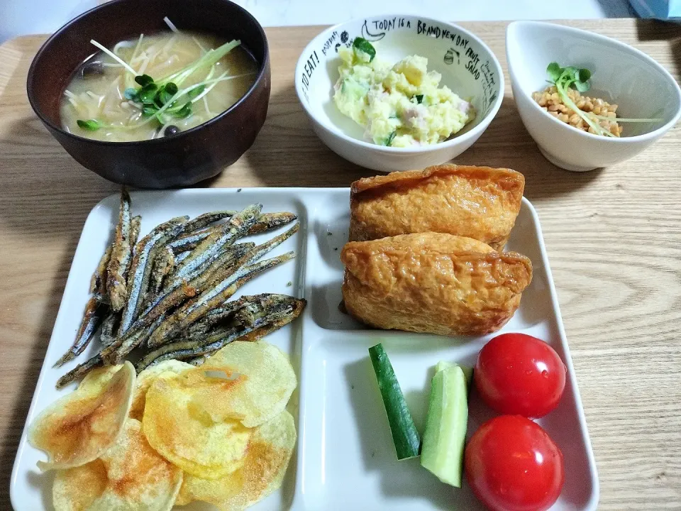 ワカサギとついでにポテチの定食
|ひろみわさん