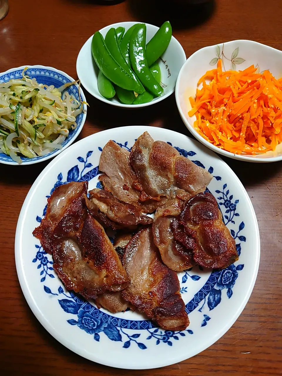 豚肉はさみ焼き　焦げた。。
パルメザンしりしり
スナップエンドウ
もやしの中華和え|ぱやさん