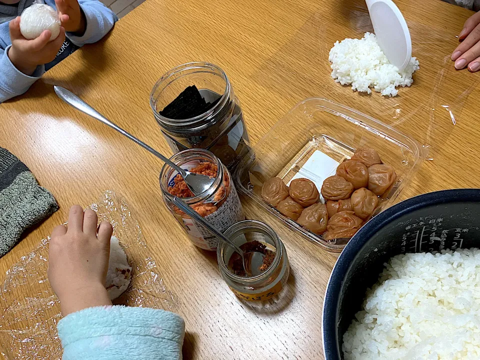 ＊休日の朝はおにぎりパーティー🍙＊|＊抹茶＊さん