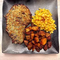 Garlic Breadcrumb Crusted Ribeye w/potato and corn|Rafael Pachecoさん