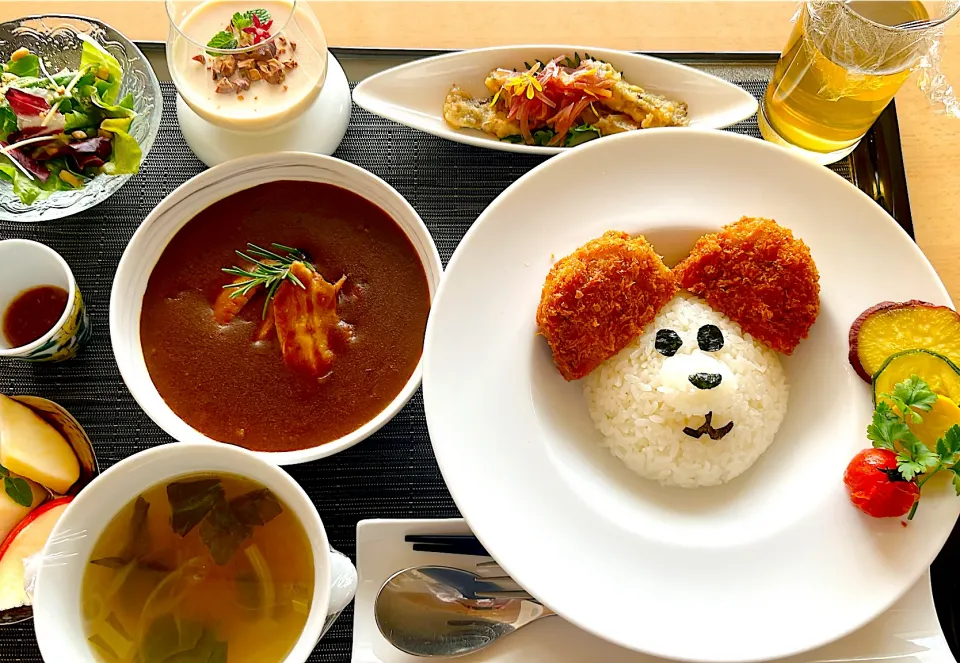 メンチカツくま🐻カレー|トモロヲさん