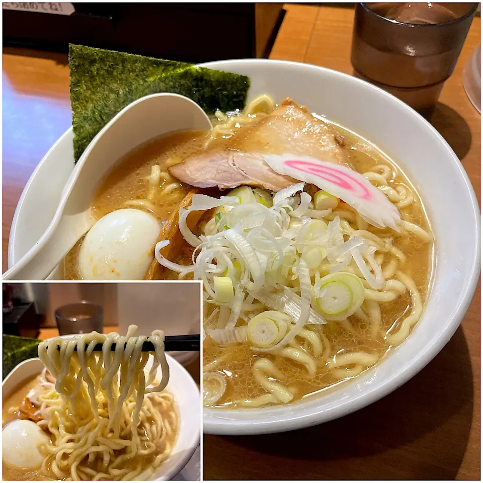 Snapdishの料理写真:味玉ラーメン@昌平(新宿)|塩豚骨さん