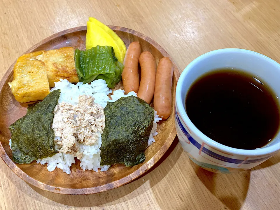 朝は弁当の残り物と、あったかーい烏龍茶|りえはるさん