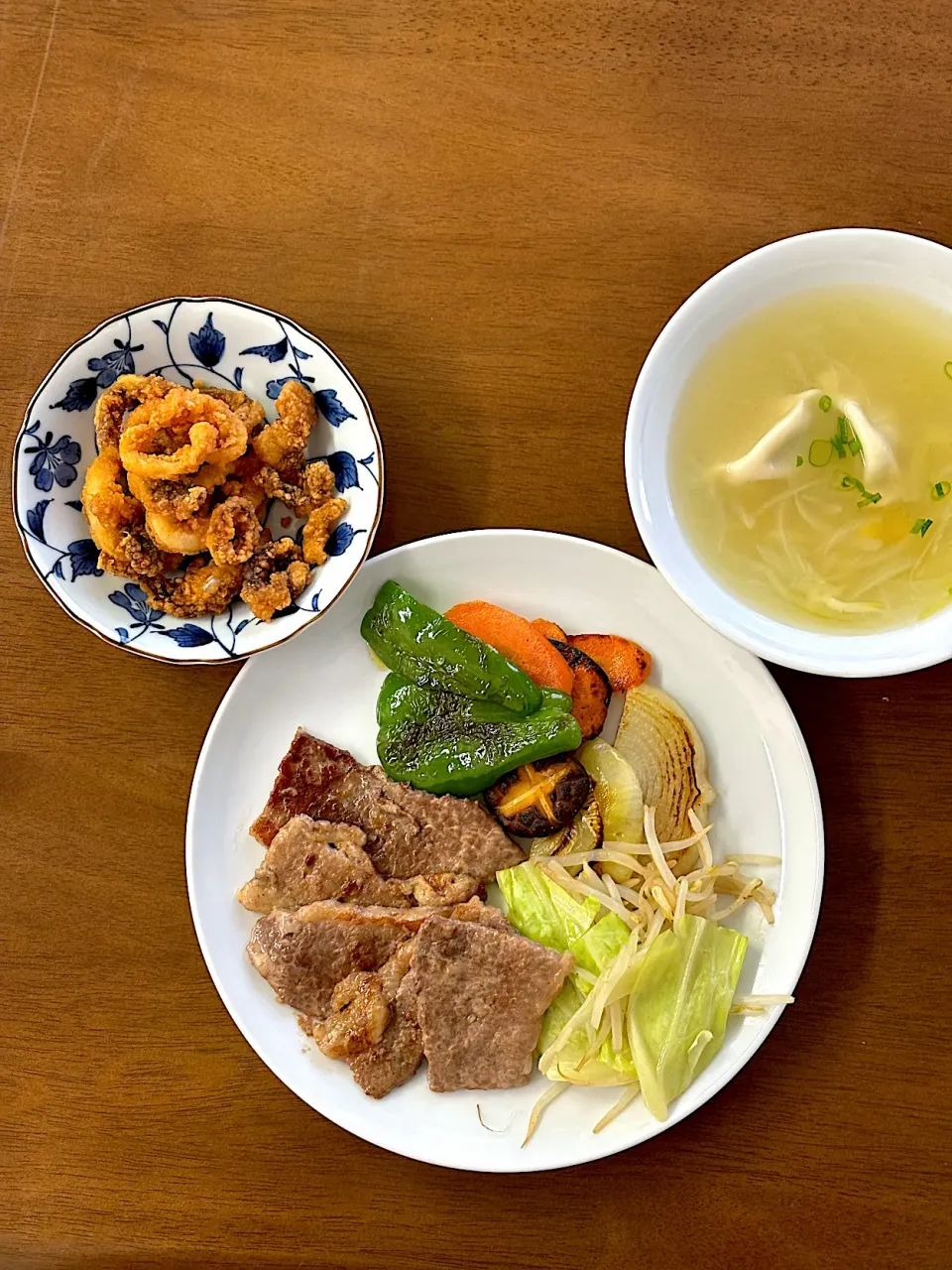 焼肉、イカ唐揚げ、餃子スープ|みゆき🍑さん