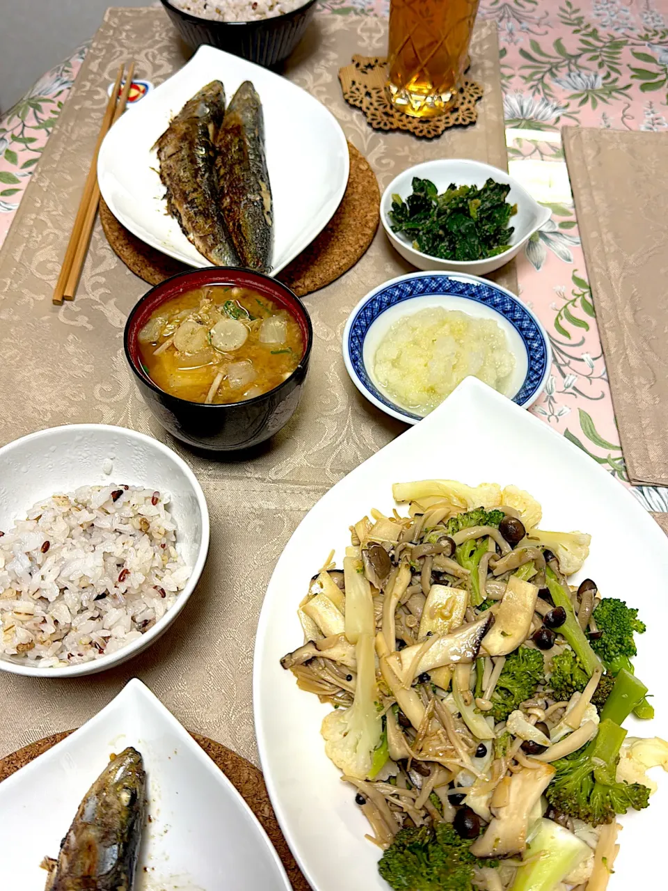 鰯の塩焼きとキノコとブロッコリー炒め|yasukoさん