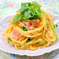 三つ葉とベーコンのとろとろ卵パスタ