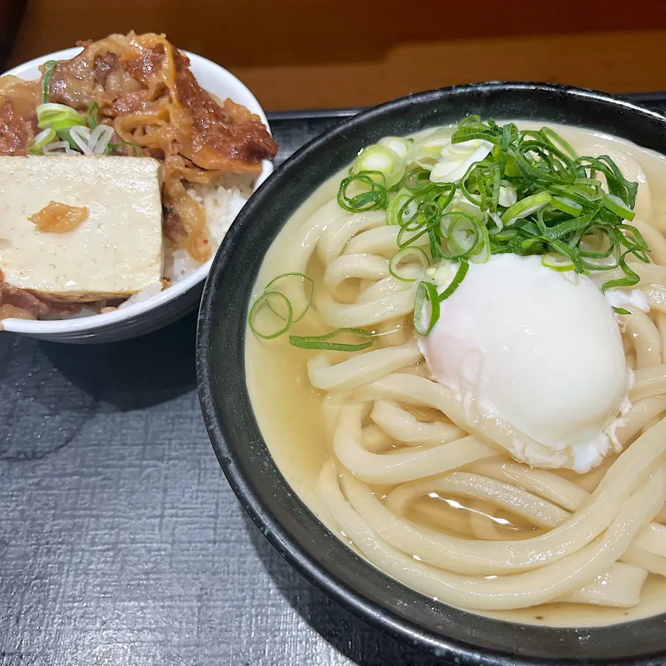 かけうどん＋温玉＋ミニ牛めしセット@ほし野(三越前)|塩豚骨さん